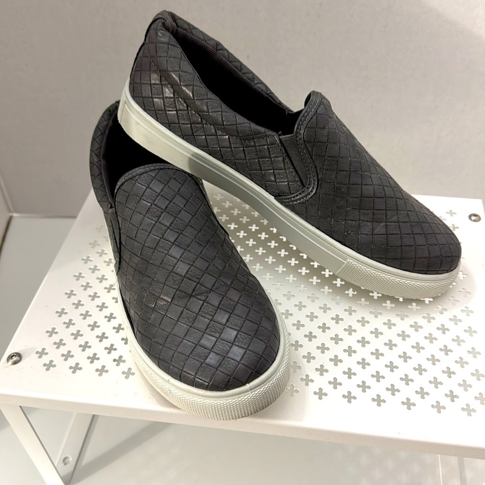 Pierre Dumas Comfort Foam Gray Slip-On Women Shoes Size 8